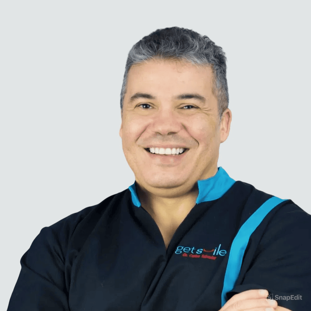 Dr. Carlos Salvador